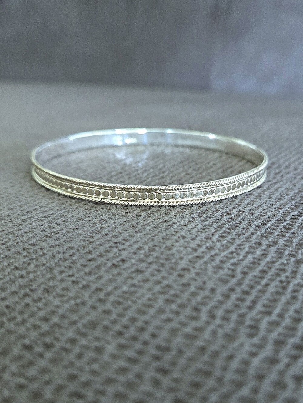 Anna Beck Thin Bangle Bracelet - Silver🤍 With Gold💛 Dots••• - Picture 2 of 16